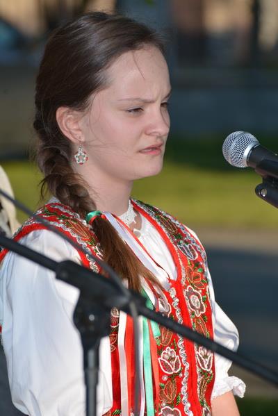 Bognár Lili énekel (Fotó: T. L.)